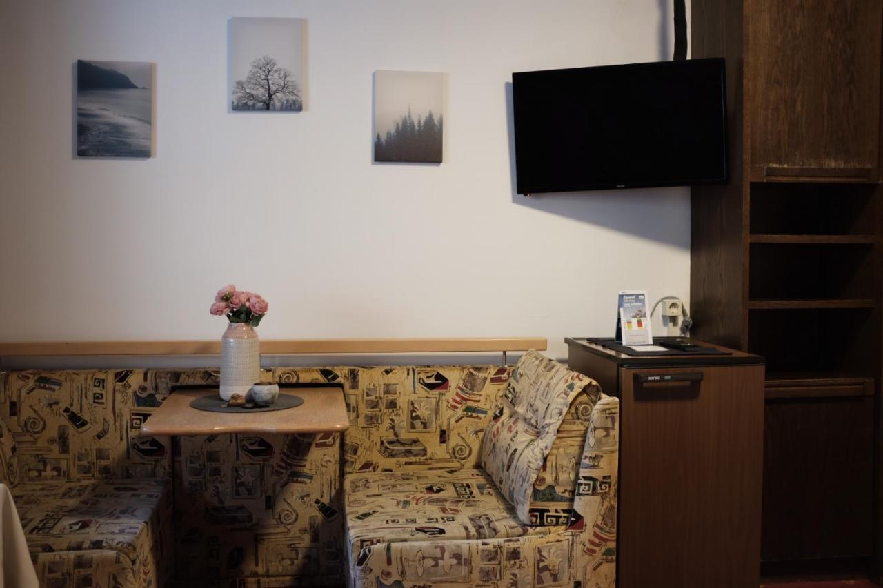 Garni Trojer Hotel Campo Tures Bagian luar foto