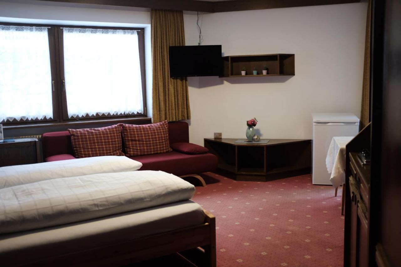 Garni Trojer Hotel Campo Tures Bagian luar foto
