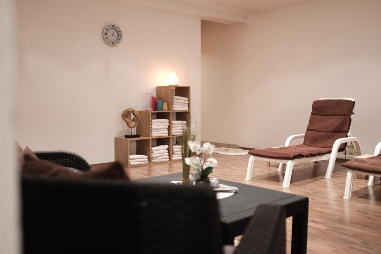 Garni Trojer Hotel Campo Tures Bagian luar foto
